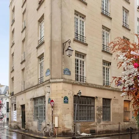 Typical And Cosy Flat At The Heart Of Marais In - Welkeys * Paris