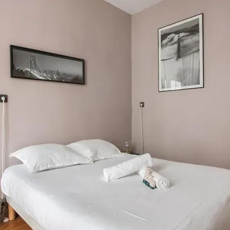 Typical And Cosy Flat At The Heart Of Marais In - Welkeys Apartment