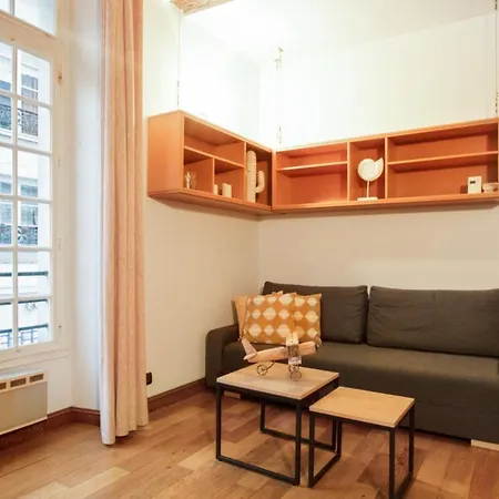Typical And Cosy Flat At The Heart Of Marais In - Welkeys