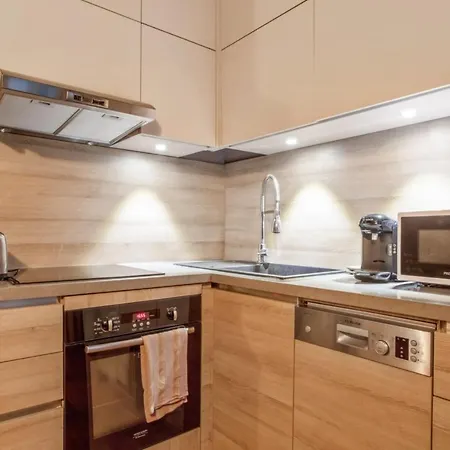 Apartment Typical And Cosy Flat At The Heart Of Marais In - Welkeys